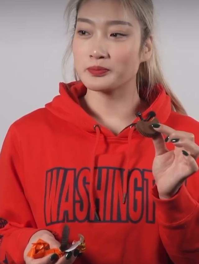 叶辰道：只是让她准备飞机，你跟她确定好之后，就给你妈打个电话，让她即刻简单收拾一下个人物品，飞机准备好之后，就让她启程赶来纽约。